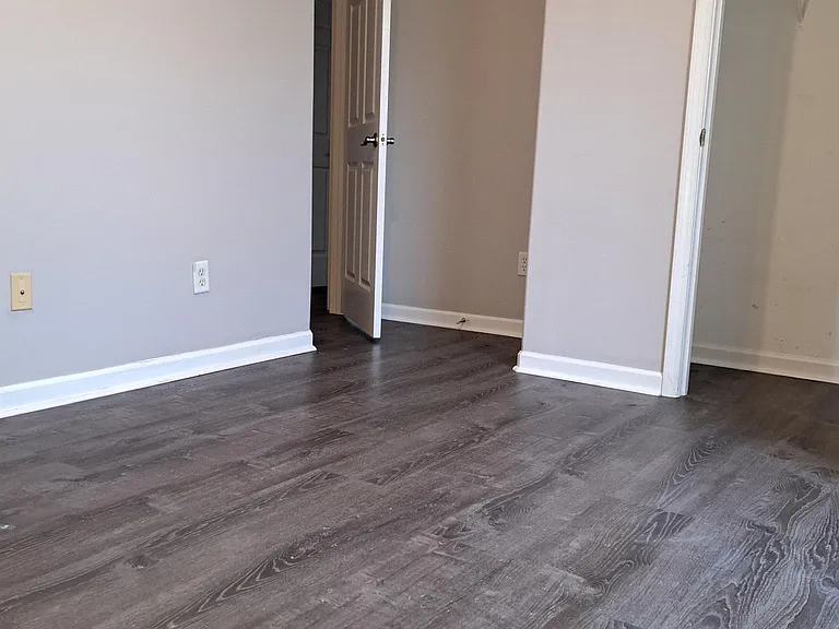 112 Norwich Cv — Photo 12