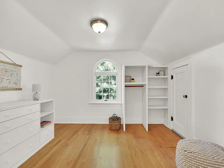 2260 E 15th Ave — Photo 44
