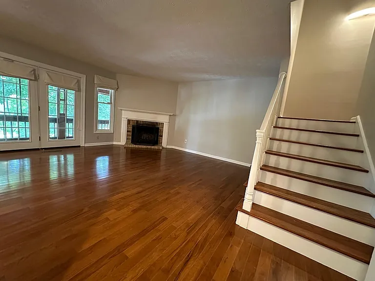 3505 Lakeside Ct — Photo 11