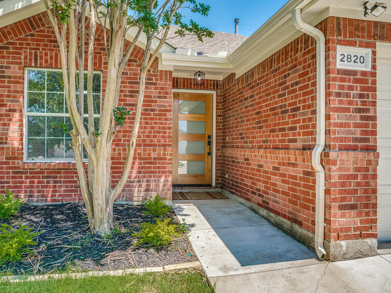4 bed, 1980 sqft, $2,375 — Photo 3