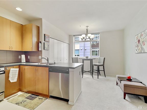 3rd image of 15107 NE 81st Way Unit 203