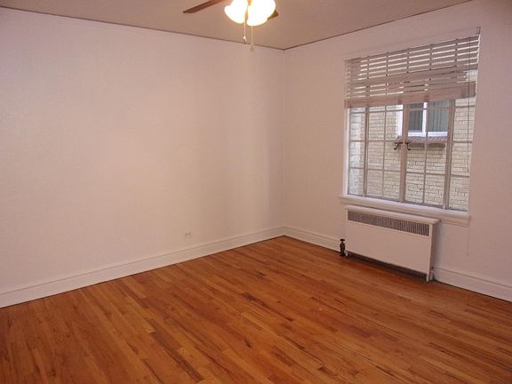 5th image of 1050 N Pearl St APT 201
