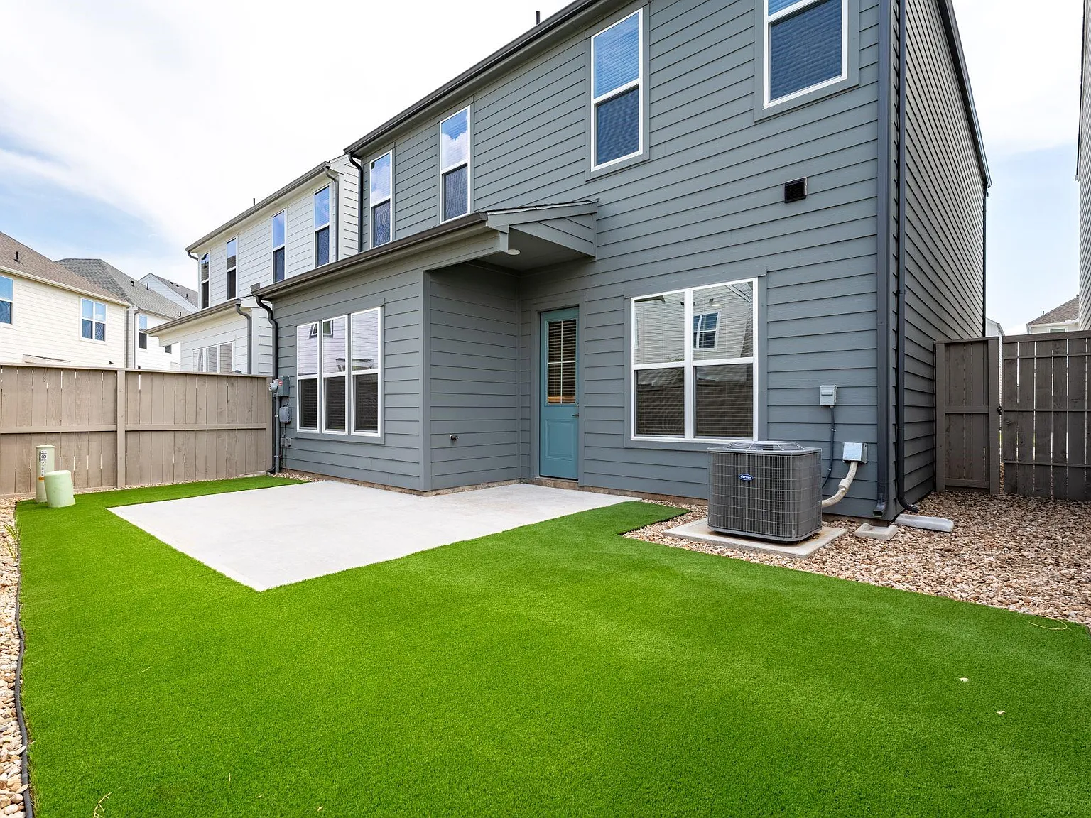 4 bed, 3.5 bath, 2431 sqft, $3,300 — Photo 4