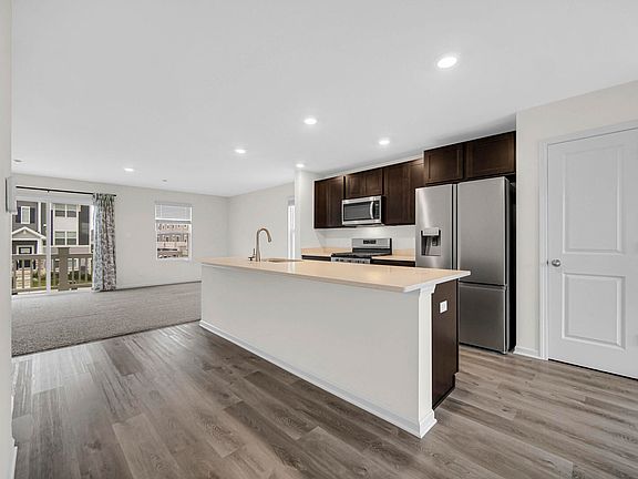 3rd image of 8710 Larkspur Ln
