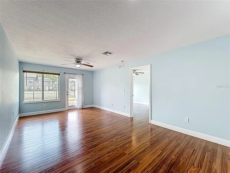 2260 Grenwich Ave #2260 — Photo 15