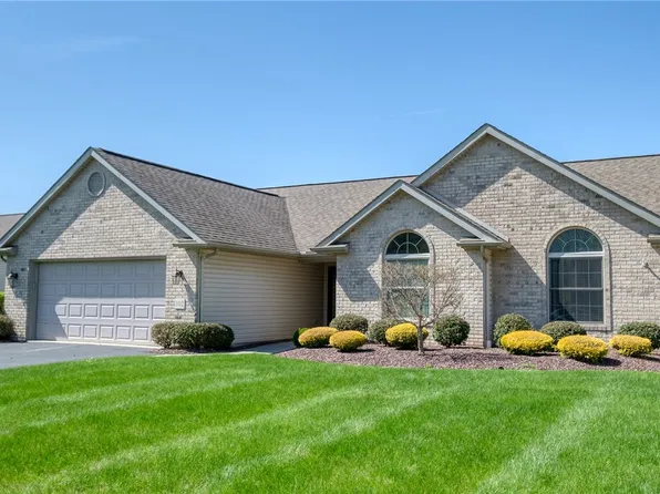 102 Fields Dr, New Castle, PA 16101