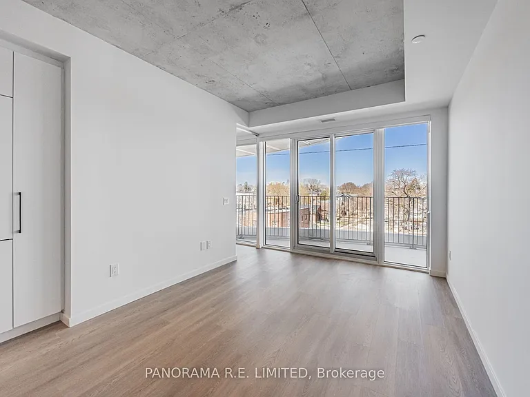 689 The Queensway #415 — Photo 3