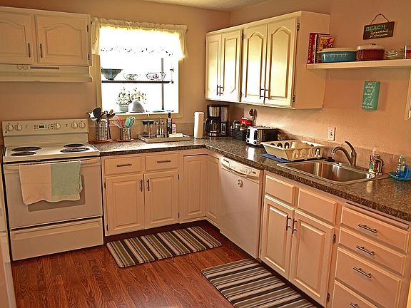 3rd image of 1450 NW 20th St