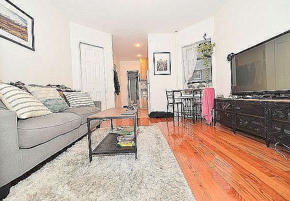 3rd image of 154 Allen St #2