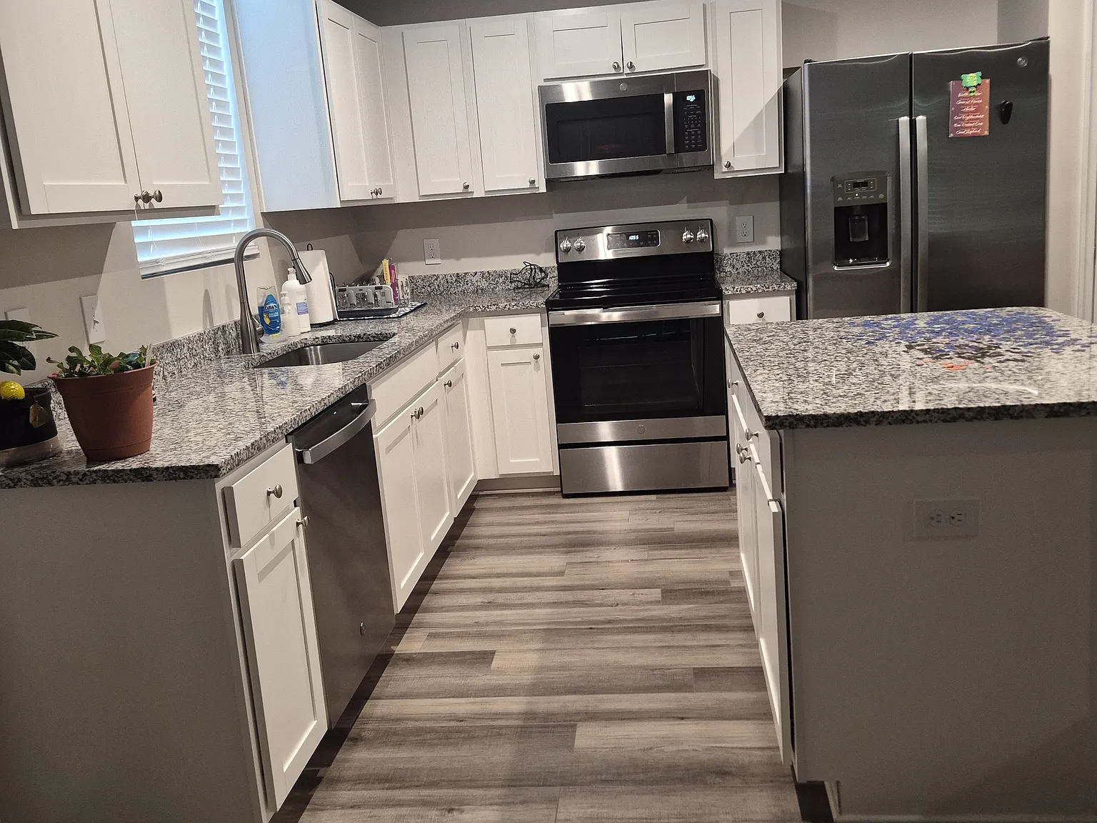 3 bed, 1296 sqft, $750 — Photo 3