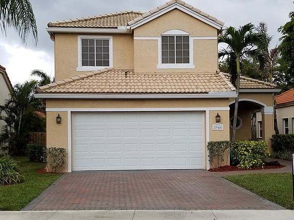 2nd image of 2940 Oak Park Cir