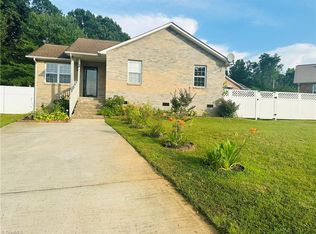 208 Thomas St, High Point, NC 27263