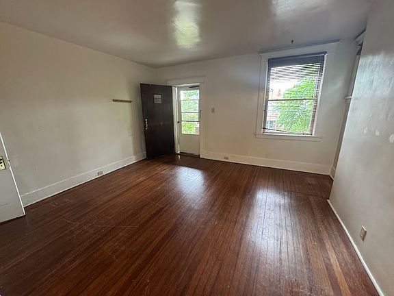 3rd image of 2309 Eldridge St Floor 1