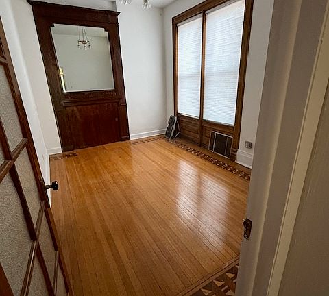 5th image of 2036 N Emerson St #1