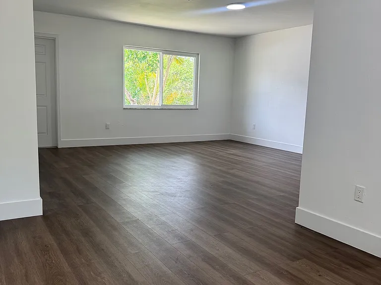 23012 Seneca Ave #2 — Photo 19