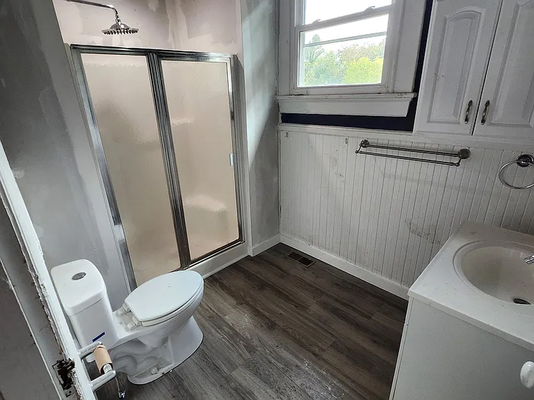 226 Warwick Ln — Photo 13