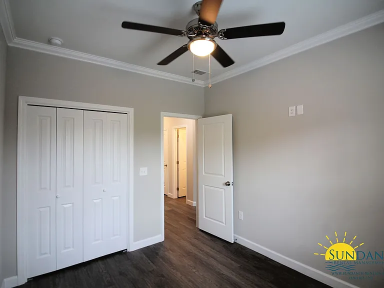 1813 Stable Ln — Photo 11