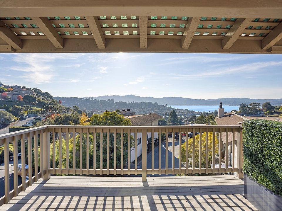 1st image of 106 Marinero Cir