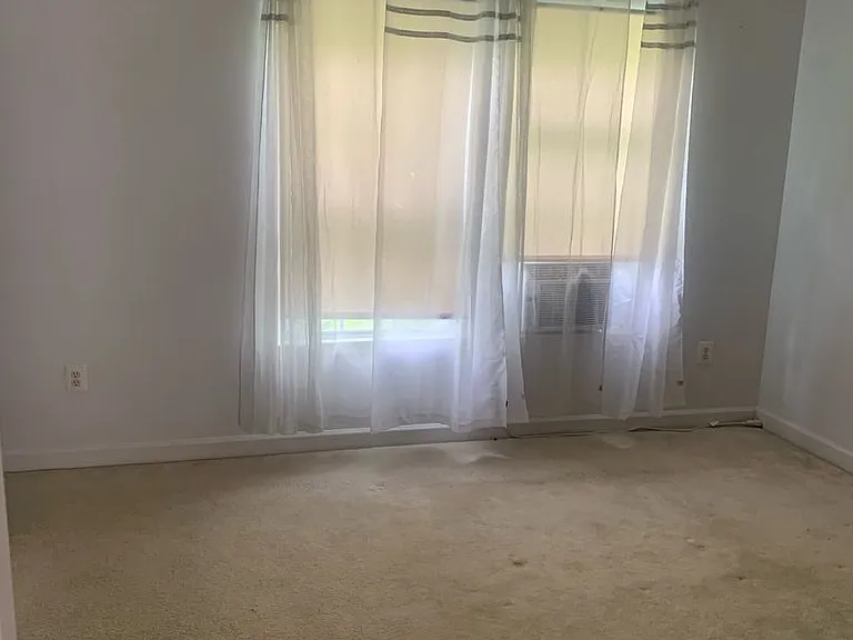 833 Gallows Ct — Photo 3