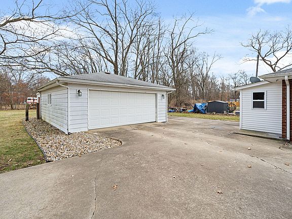 2nd image of 70281 Lakeview Dr
