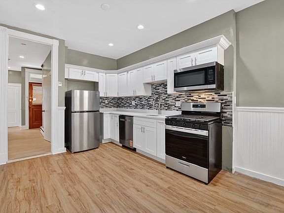 2nd image of 129 Harrishof St #1R
