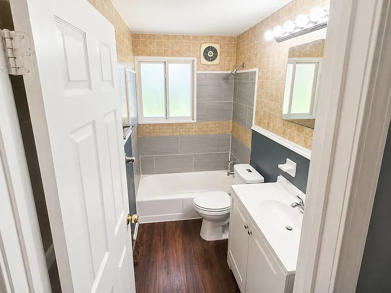 10220 Doane Dr — Photo 11