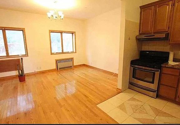 2nd image of 26 Broome St #33B