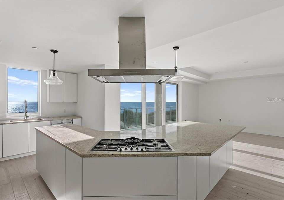 1st image of 15 Avalon St #402