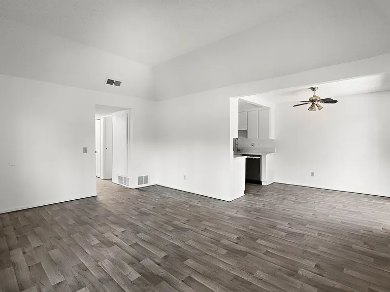 2536 Bryn Mawr Ln — Photo 6
