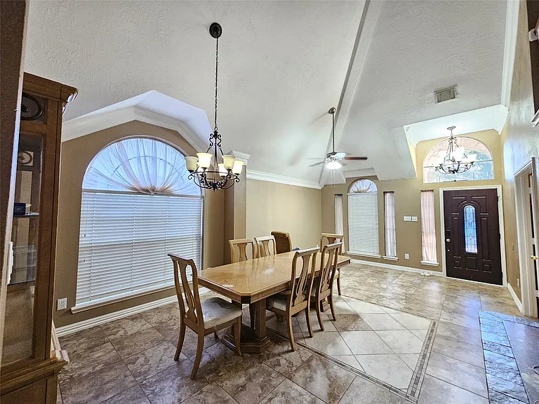 8807 Vista Springs Dr — Photo 7