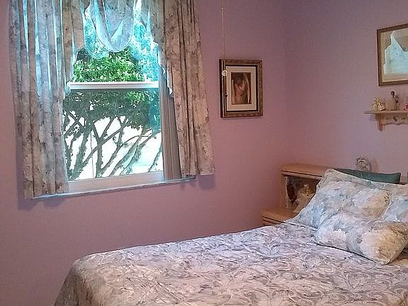 Guest bedroom