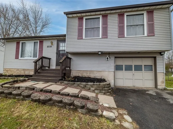 8238 Lucchesi Dr, Clay, NY 13041