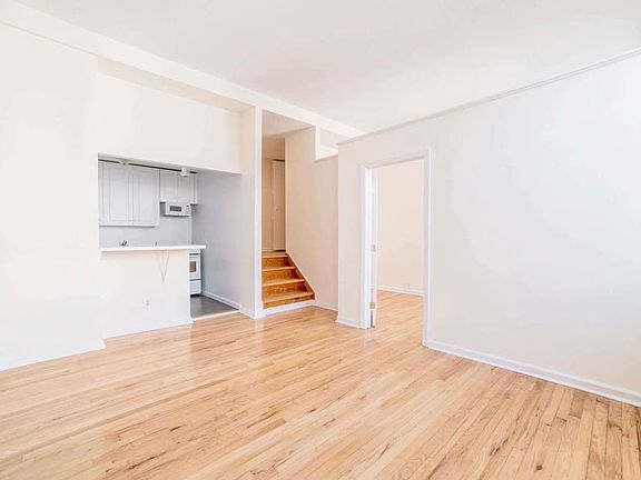 2nd image of 201 E 12th St APT 521