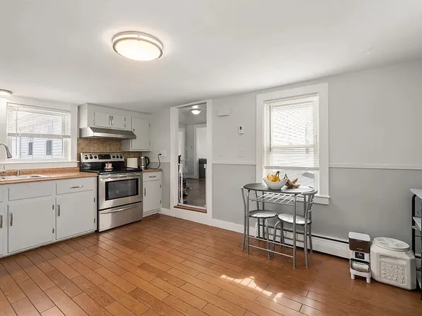 98-100 Central St, Ashland, MA 01721