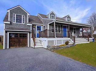 206 Reservoir Rd, Middletown, RI 02842