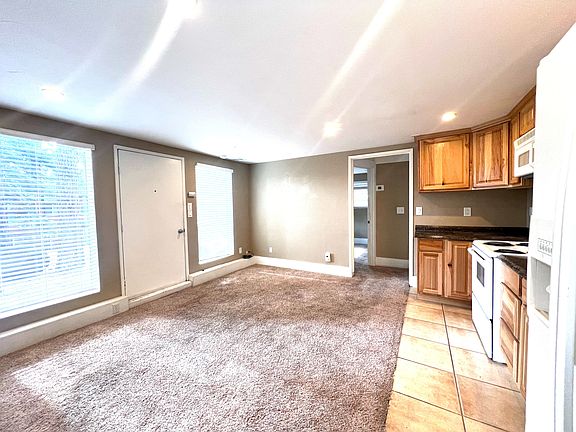 Living Room/Kitchen