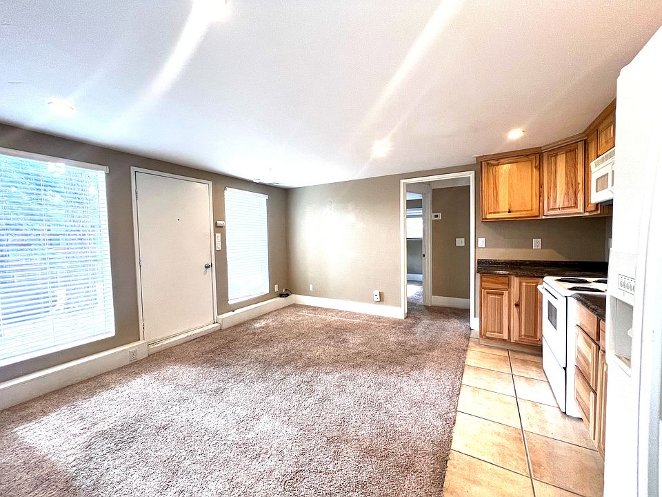 Living Room/Kitchen