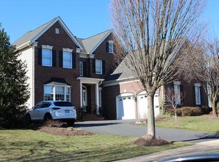 43481 Foxgrove Ct, Ashburn, VA 20147