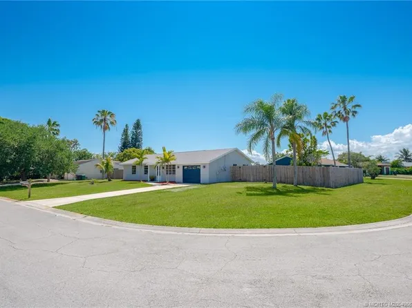1602 SE Collette Ct, Port Saint Lucie, FL 34952