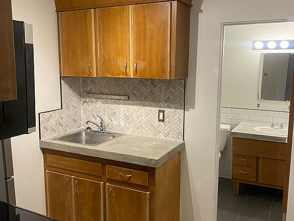5th image of 514 12th St E #8