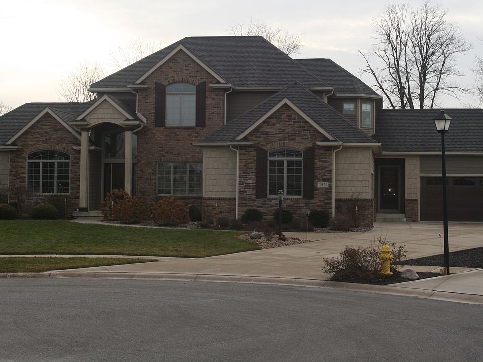 Beautiful home in Grey Oaks.
