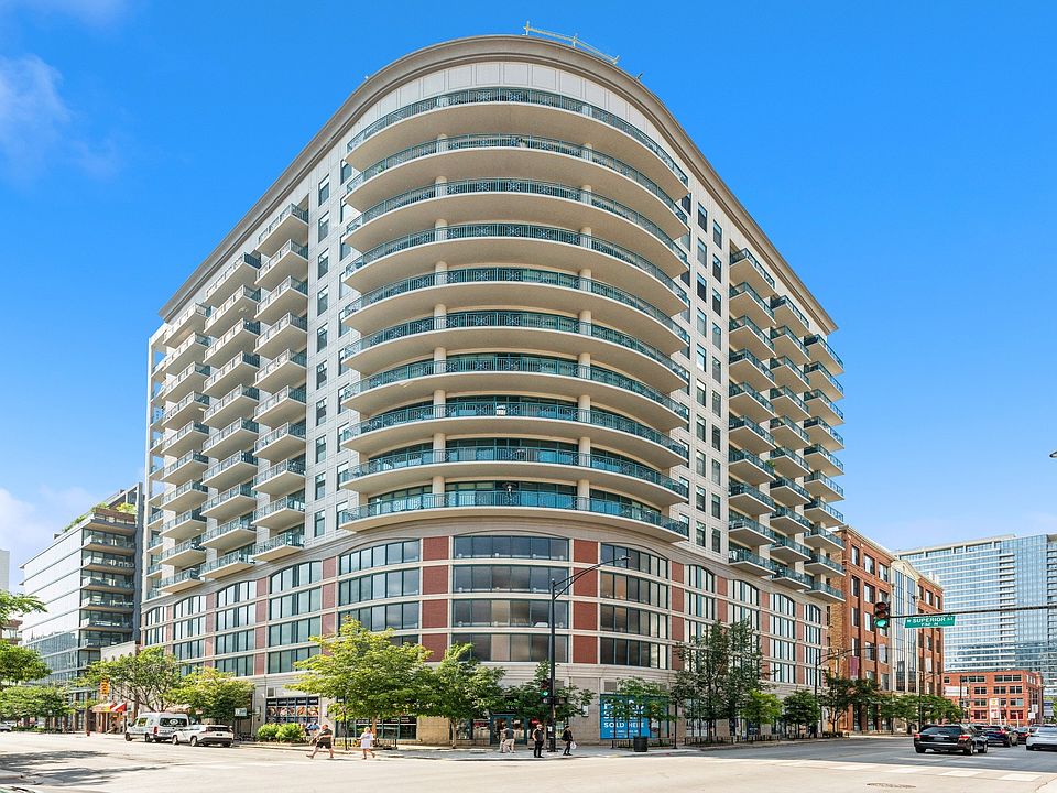 1st image of 340 W Superior St APT 1112