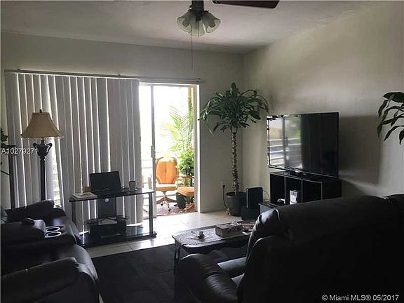 4th image of 20200 NE 27th Ct APT 11