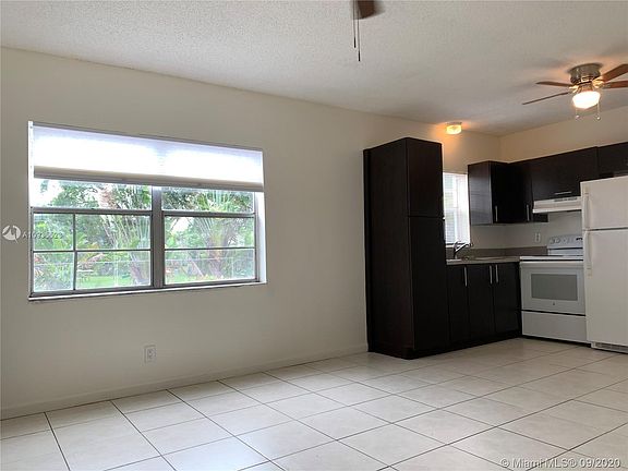 2nd image of 4140 Woodside Dr APT 101