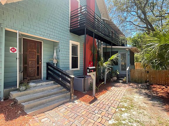 2nd image of 836 24th Ave N APT 1