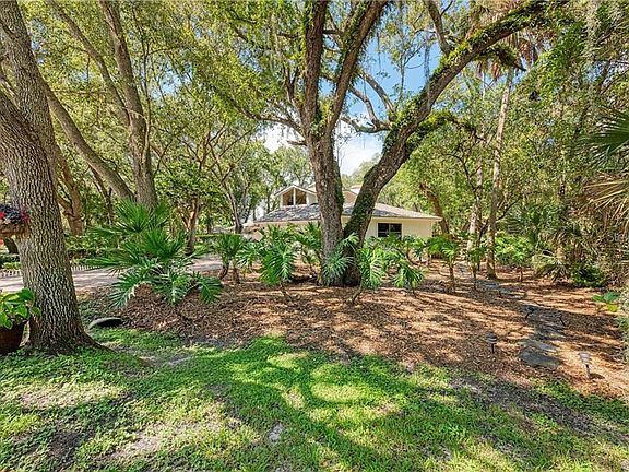 4th image of 4271 Woodview Dr