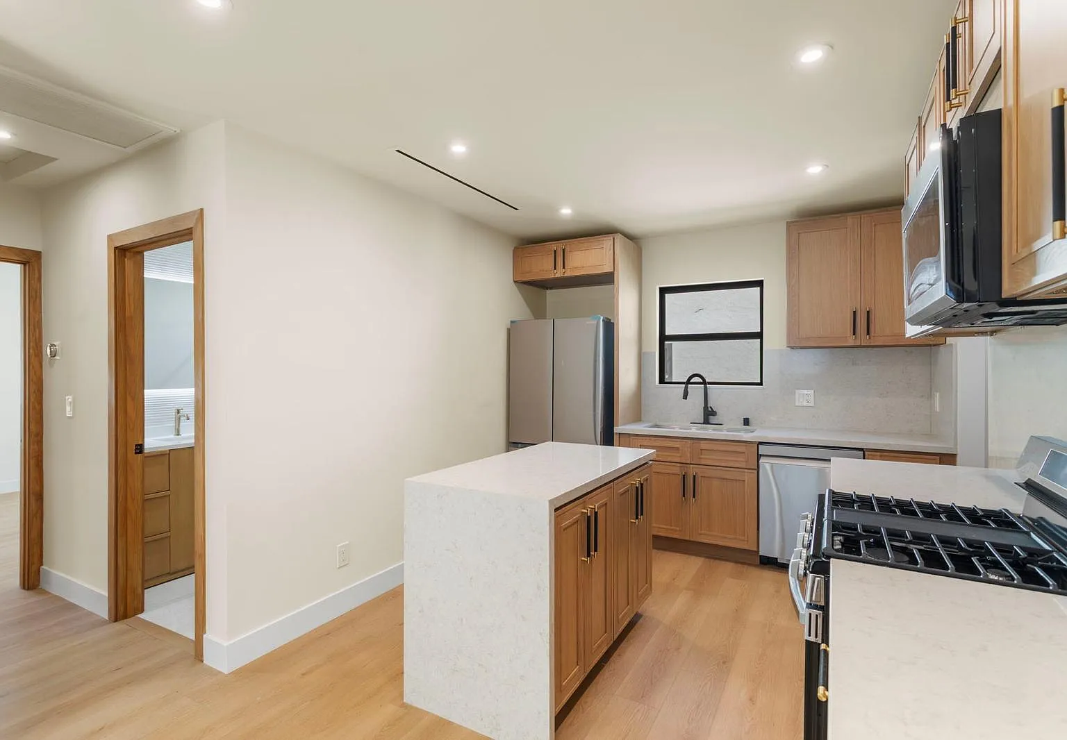 2 bed, 1290 sqft, $4,990 — Photo 1