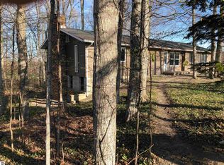 7500 N Overlook Rd, Northport, MI 49670