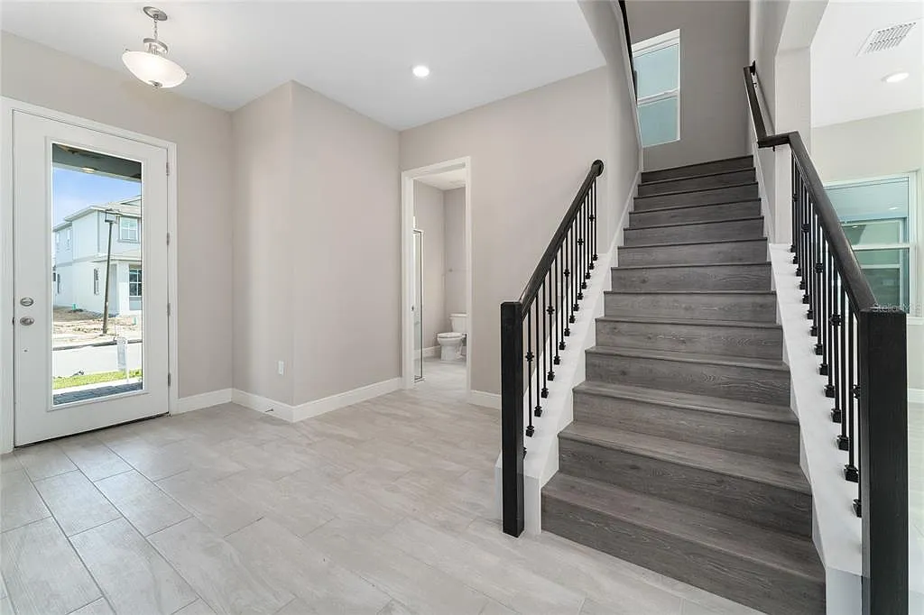 4 bed, 3.0 bath, 3202 sqft, $3,750 — Photo 3