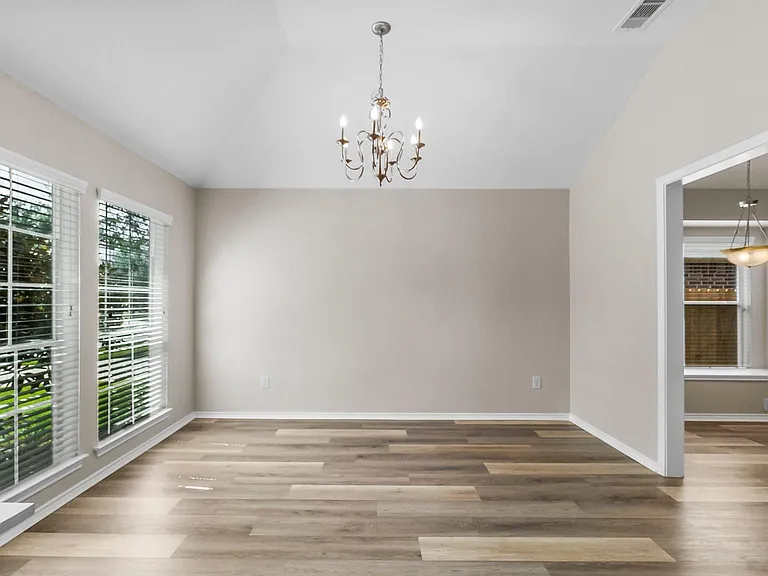 2419 Keegan Hollow Ln — Photo 8